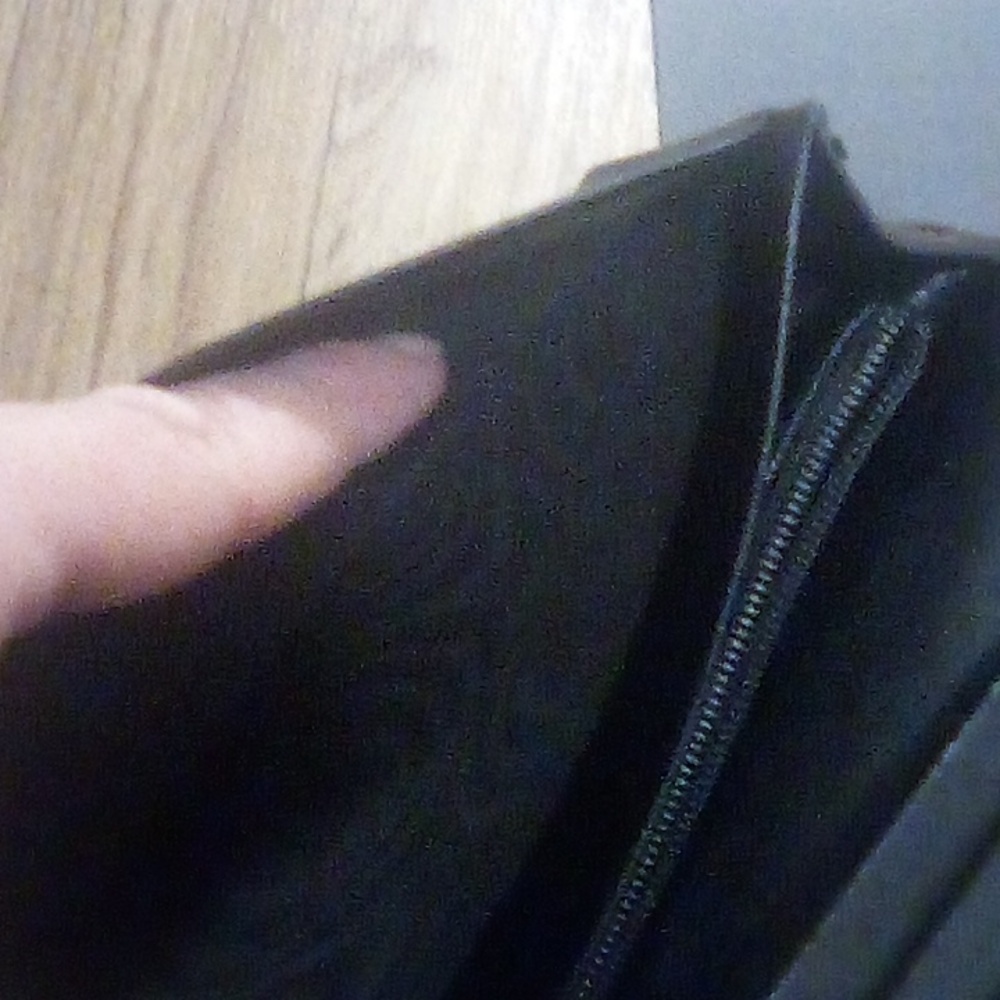 Bulgari Limited Edition Wallet In Excellent Condition - Picture 12 of 12